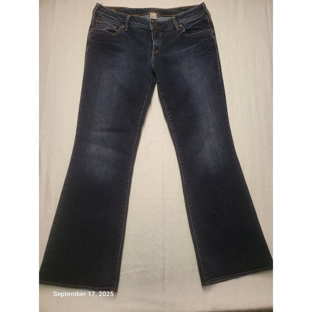 Silver Bootcut Women's Blue Jeans 33x31 EUC